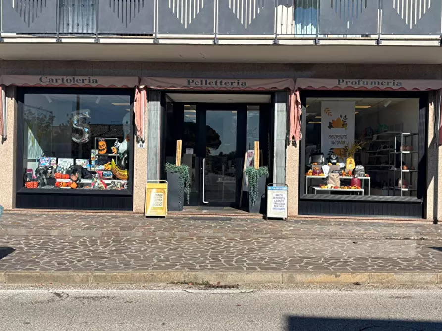 Immagine 12 di Negozio in vendita  in PIAZZA LIBERAZIONE a Vo