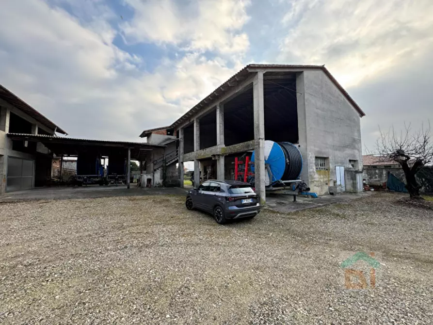 Immagine 19 di Rustico / casale in vendita  in Via Ventiquattro Maggio 3 a Bagnaria Arsa