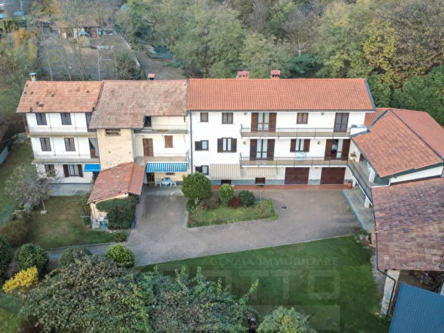 Immagine 2 di Villetta a schiera in vendita  in Via Stefano Niccolini 37 a Oleggio Castello