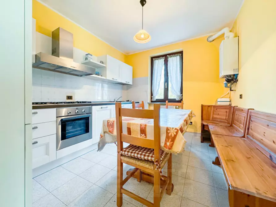 Immagine 8 di Villetta a schiera in vendita  in Via Stefano Niccolini 37 a Oleggio Castello