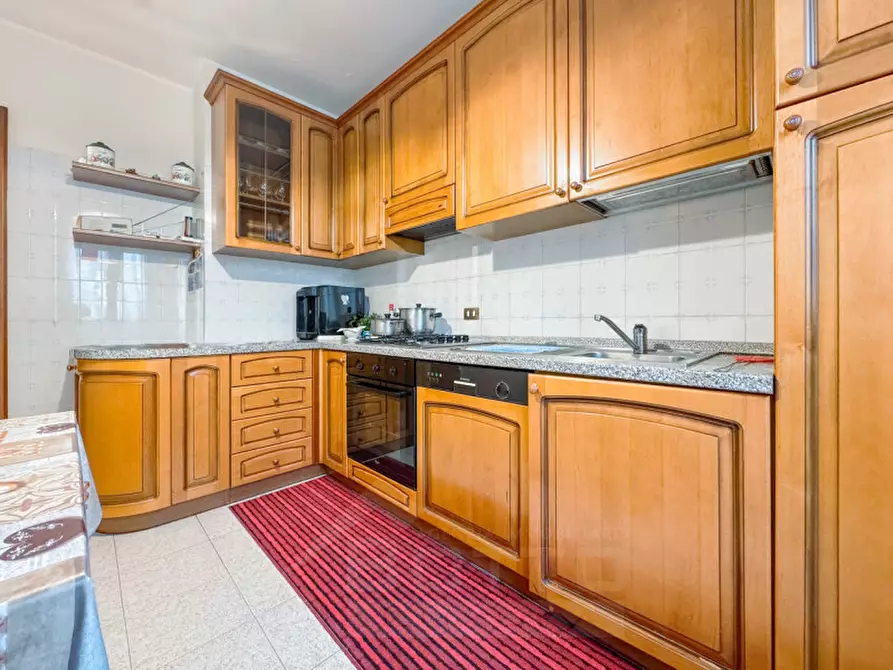 Immagine 19 di Villetta a schiera in vendita  in Via Stefano Niccolini 37 a Oleggio Castello