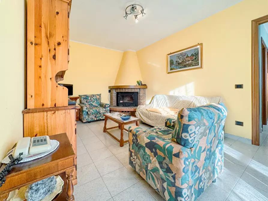 Immagine 24 di Villetta a schiera in vendita  in Via Stefano Niccolini 37 a Oleggio Castello