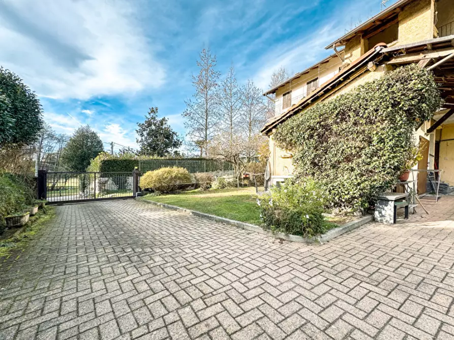 Immagine 30 di Villetta a schiera in vendita  in Via Stefano Niccolini 37 a Oleggio Castello