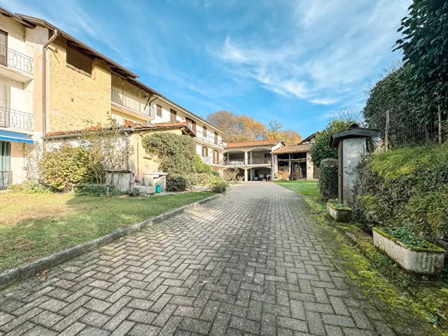 Immagine 31 di Villetta a schiera in vendita  in Via Stefano Niccolini 37 a Oleggio Castello