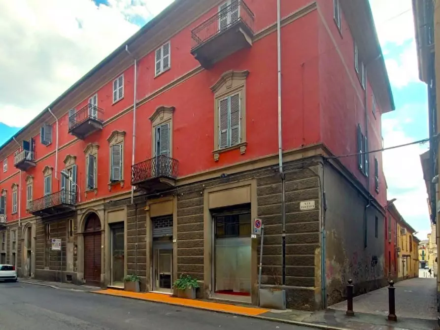Immagine 3 di Negozio in vendita  in Via Pontida, N. 3-5-7 a Alessandria