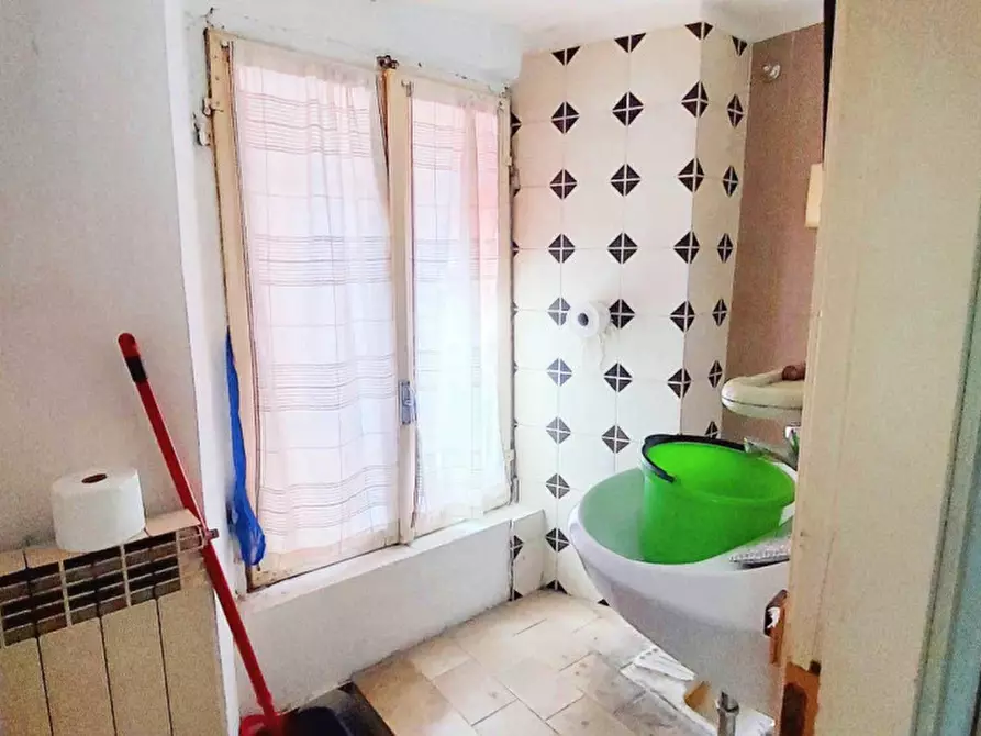 Immagine 6 di Negozio in vendita  in Via Pontida, N. 3-5-7 a Alessandria