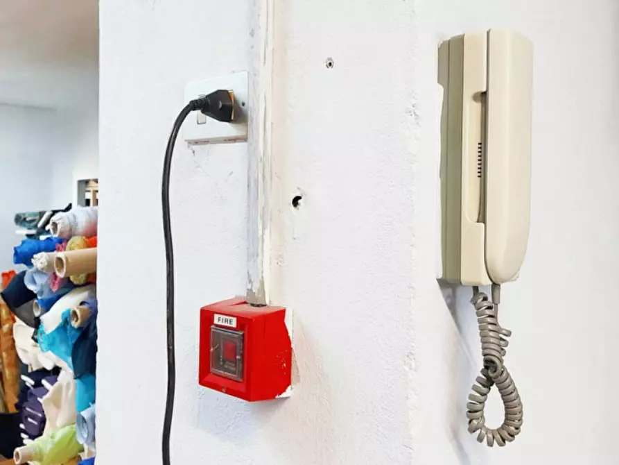 Immagine 11 di Negozio in vendita  in Via Pontida, N. 3-5-7 a Alessandria