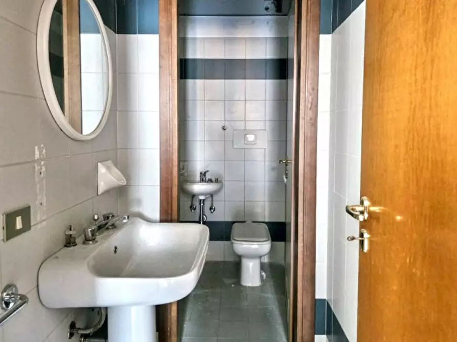 Immagine 8 di Ufficio in vendita  in Largo Parolini, 89, 36061 Bassano del Grappa VI, Italia a Bassano Del Grappa