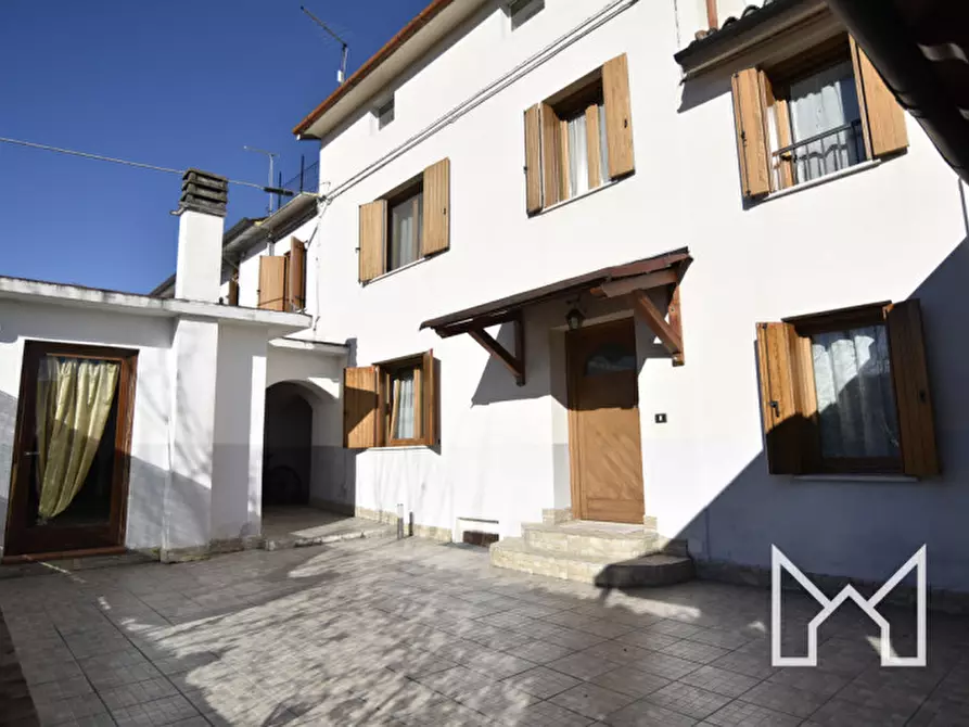 Immagine 1 di Villetta a schiera in vendita  a Romano D'ezzelino