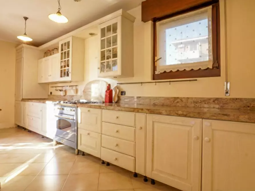 Immagine 20 di Casa indipendente in vendita  a Verona