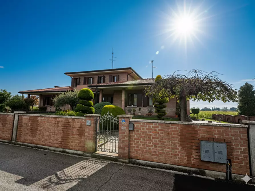 Immagine 5 di Villa in vendita  in Via Sant'Alberto 19 a Badia Polesine