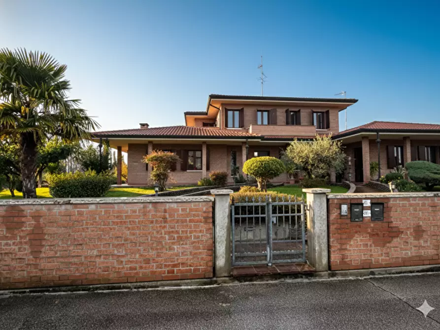 Immagine 42 di Villa in vendita  in Via Sant'Alberto 19 a Badia Polesine