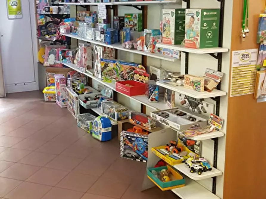 Immagine 4 di Attività commerciale in vendita  in via nizza a Savona