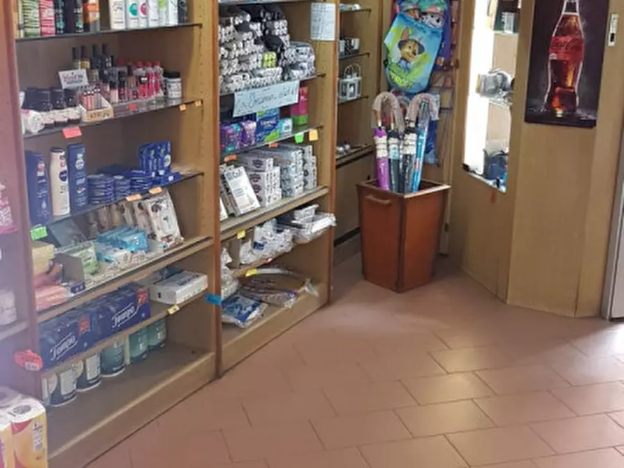 Immagine 5 di Attività commerciale in vendita  in via nizza a Savona