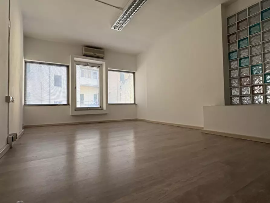 Immagine 9 di Ufficio in affitto  in Via Enrico Mayer a Livorno