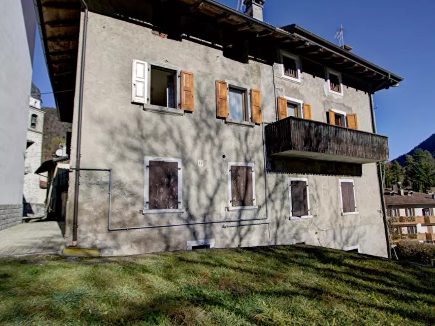 Immagine 12 di Appartamento in vendita  in Via Nicolò Oradini, 27 a Sella Giudicarie
