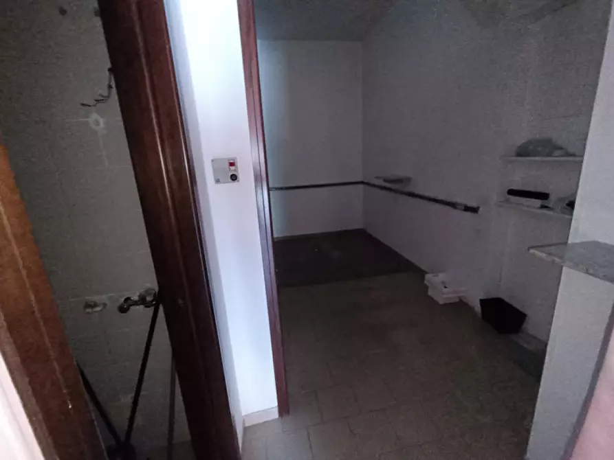 Immagine 5 di Negozio in affitto  in VIA REGINA MARGHERITA, 52 a Andria