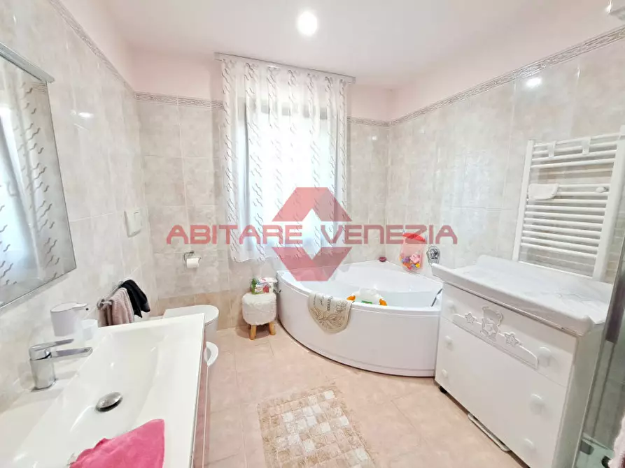 Immagine 13 di Appartamento in vendita  in Calle Tardivi a Venezia