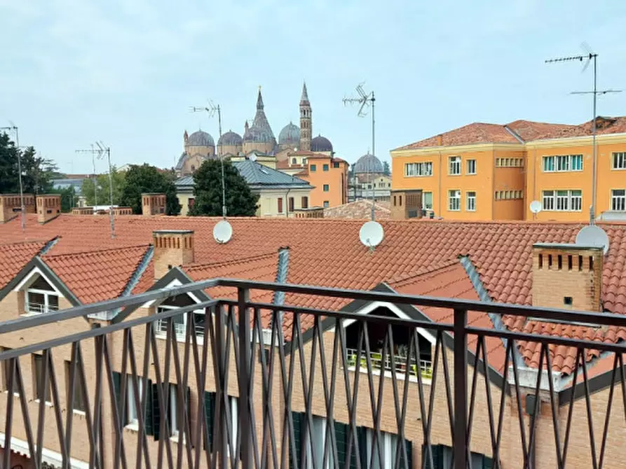 Immagine 2 di Appartamento in vendita  in VIA MICHELE SANMICHELI a Padova
