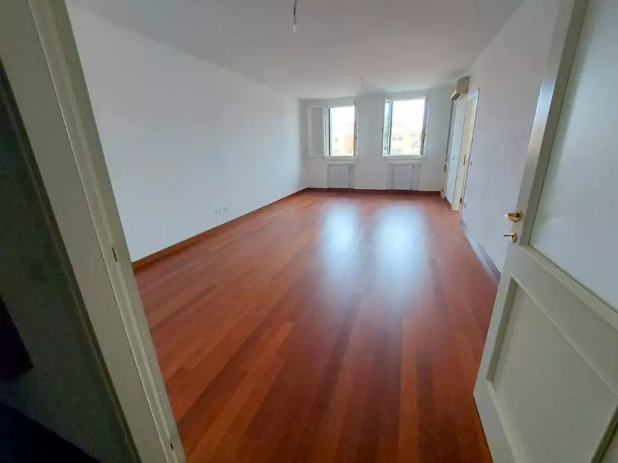 Immagine 4 di Appartamento in vendita  in VIA MICHELE SANMICHELI a Padova