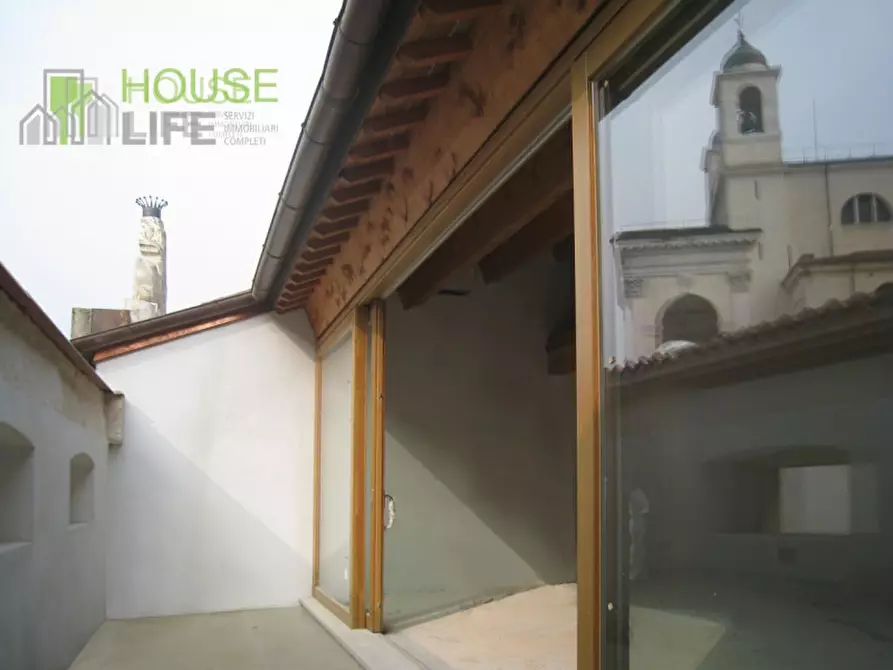 Immagine 11 di Appartamento in vendita  in via Giosuè Carducci a Schio