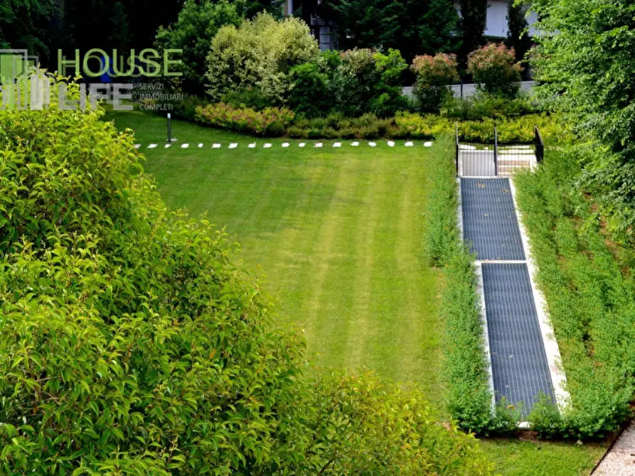 Immagine 15 di Appartamento in vendita  in via Giosuè Carducci a Schio