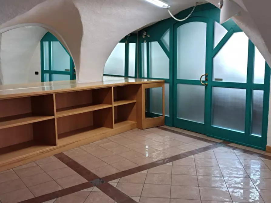 Immagine 7 di Negozio in vendita  a Borgo D'anaunia