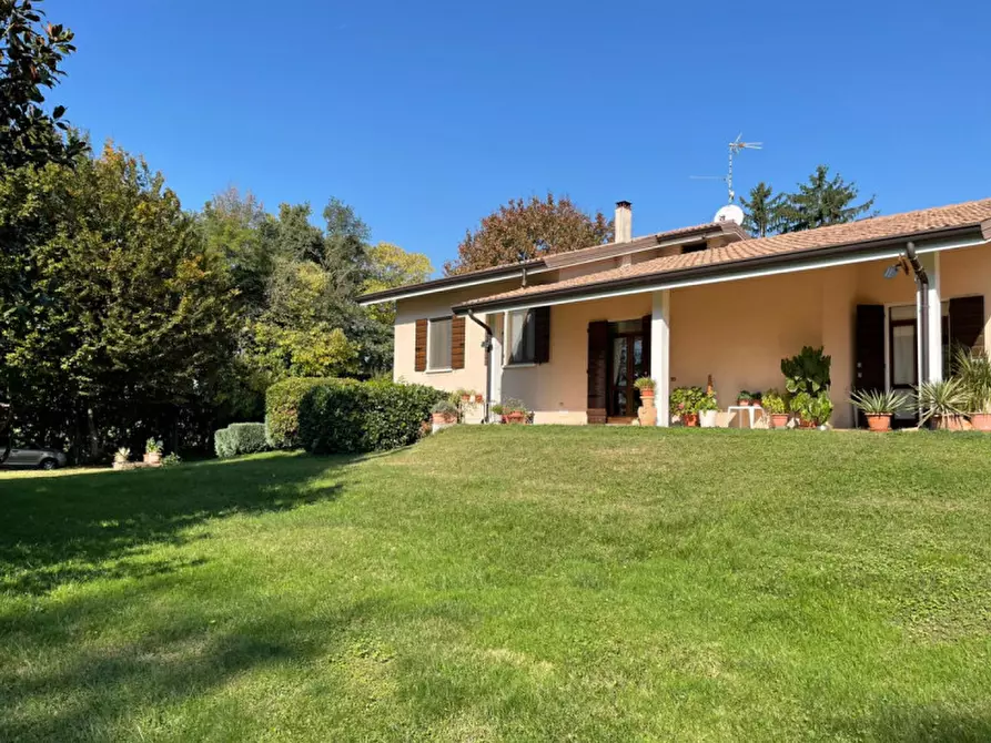 Immagine 4 di Villa in vendita  in via monte alto a Solferino