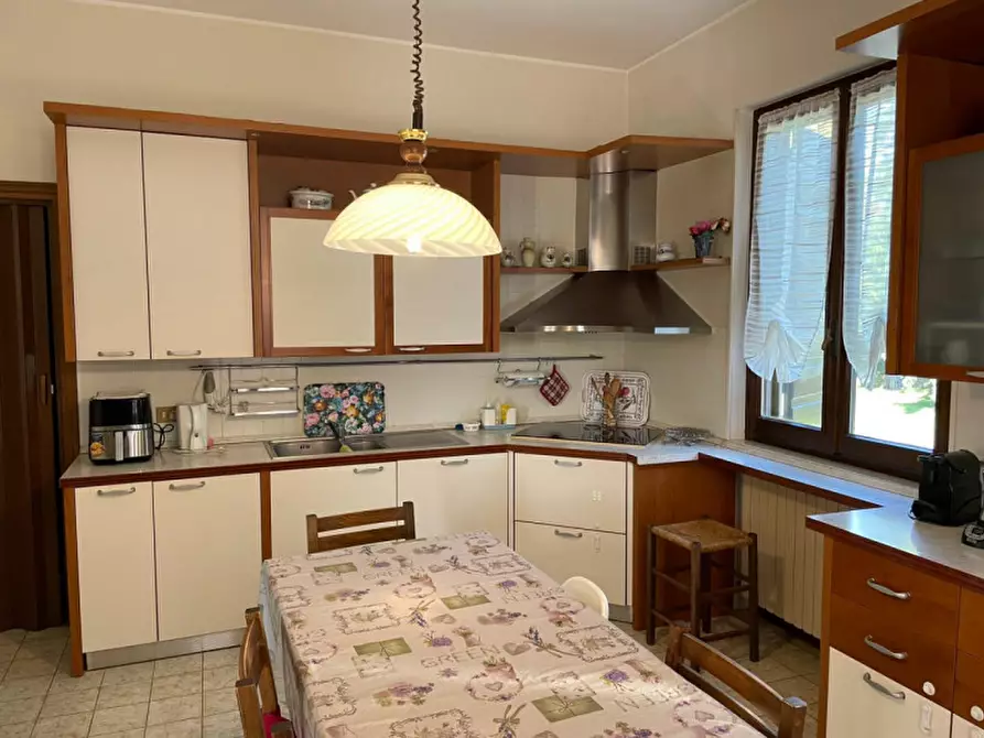 Immagine 11 di Villa in vendita  in via monte alto a Solferino