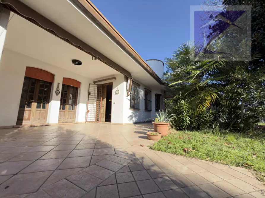 Immagine 2 di Villa in vendita  a San Martino Di Lupari