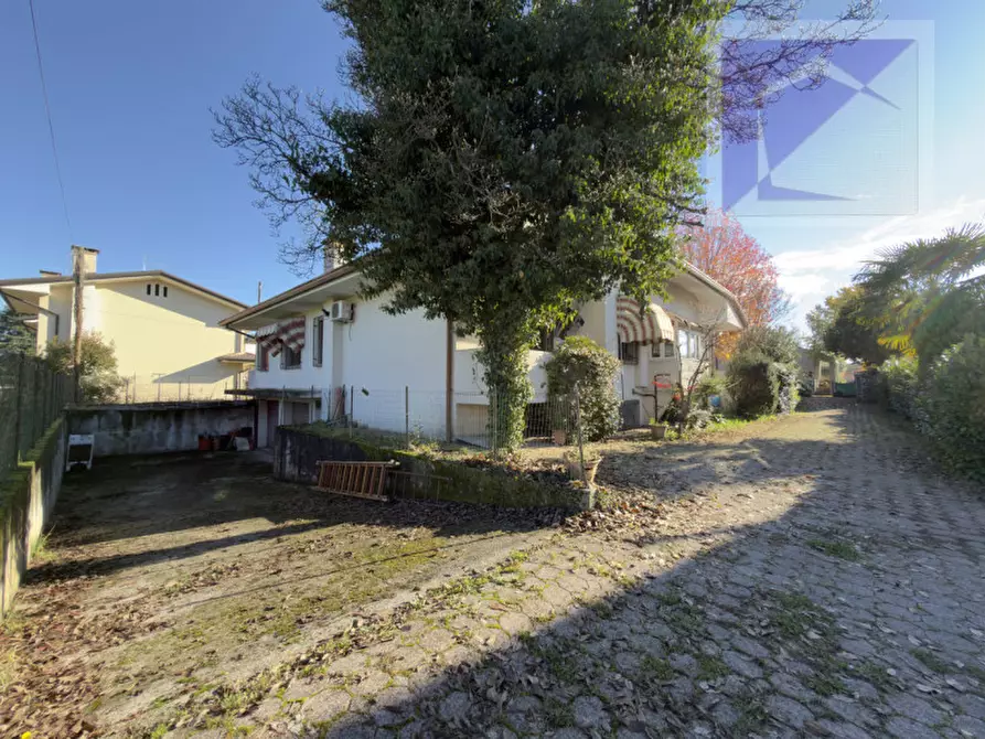 Immagine 8 di Villa in vendita  a San Martino Di Lupari