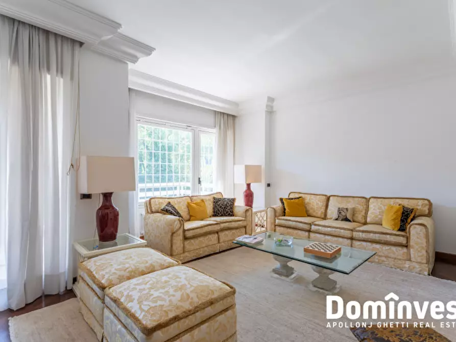 Immagine 3 di Appartamento in vendita  in Viale Cortina D'Ampezzo a Roma