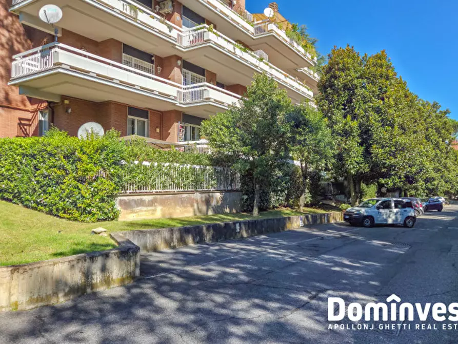 Immagine 36 di Appartamento in vendita  in Viale Cortina D'Ampezzo a Roma