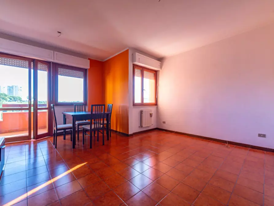 Immagine 2 di Appartamento in vendita  in Via Carlo Emilio Gadda 81 a Roma