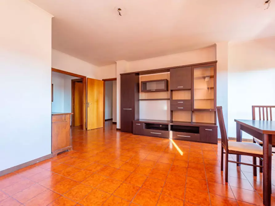 Immagine 3 di Appartamento in vendita  in Via Carlo Emilio Gadda 81 a Roma