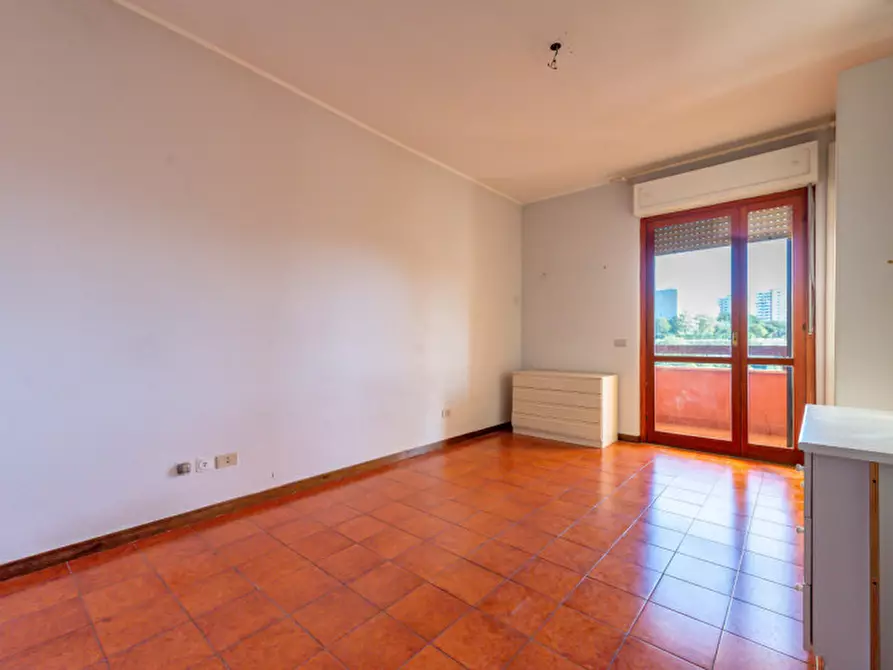 Immagine 10 di Appartamento in vendita  in Via Carlo Emilio Gadda 81 a Roma