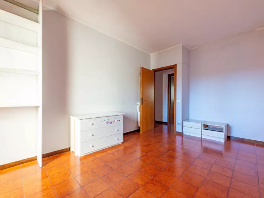 Immagine 11 di Appartamento in vendita  in Via Carlo Emilio Gadda 81 a Roma