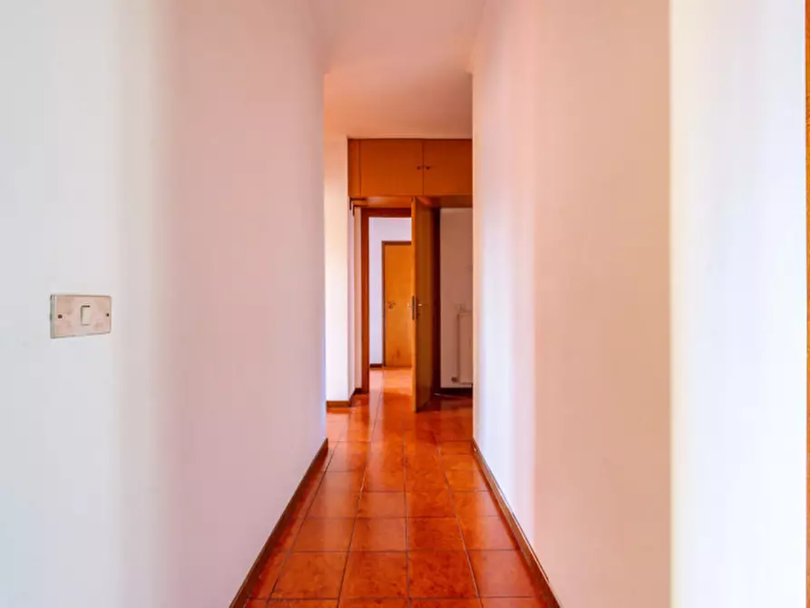 Immagine 12 di Appartamento in vendita  in Via Carlo Emilio Gadda 81 a Roma