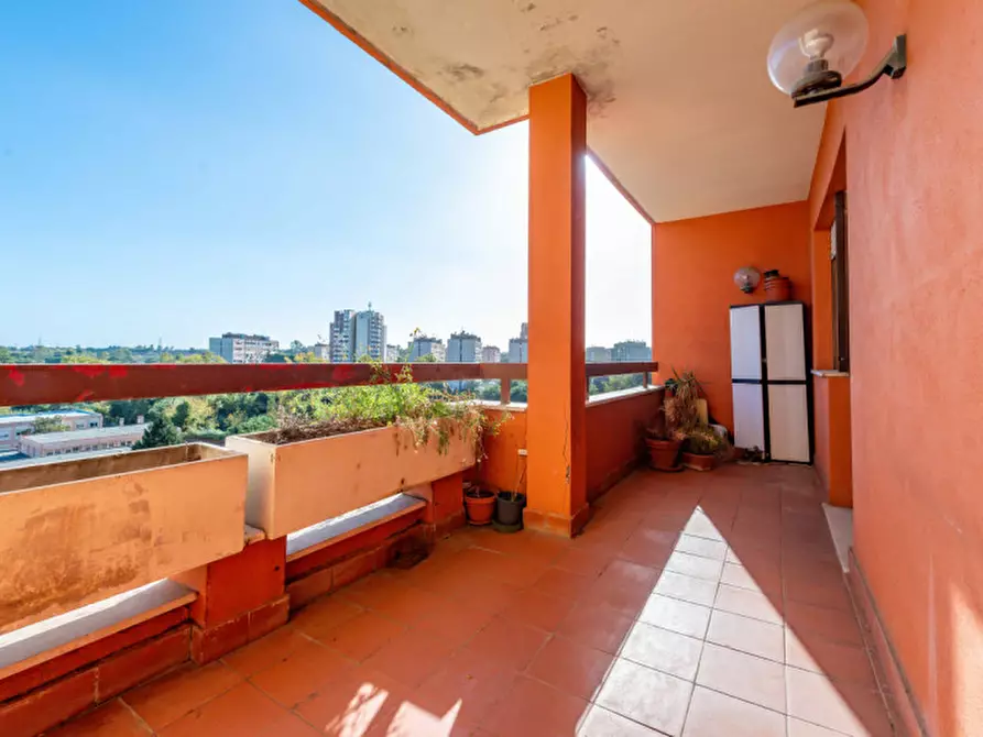 Immagine 18 di Appartamento in vendita  in Via Carlo Emilio Gadda 81 a Roma