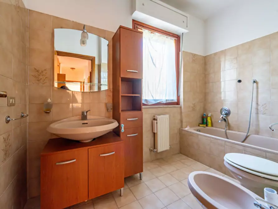 Immagine 19 di Appartamento in vendita  in Via Carlo Emilio Gadda 81 a Roma