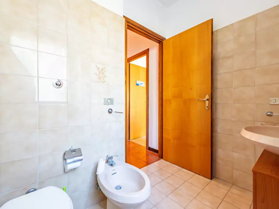 Immagine 20 di Appartamento in vendita  in Via Carlo Emilio Gadda 81 a Roma