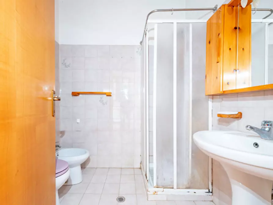 Immagine 21 di Appartamento in vendita  in Via Carlo Emilio Gadda 81 a Roma