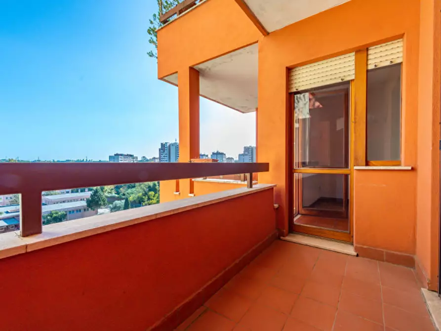 Immagine 27 di Appartamento in vendita  in Via Carlo Emilio Gadda 81 a Roma