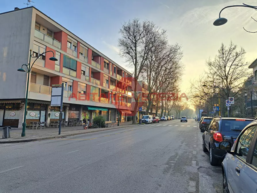 Immagine 2 di Negozio in vendita  in Via Sandro Gallo 145 a Venezia