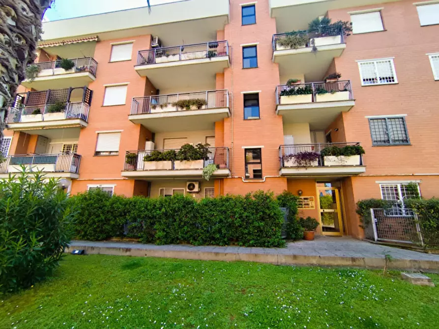 Immagine 7 di Appartamento in vendita  in Via Carmelo Maestrini 142 a Roma