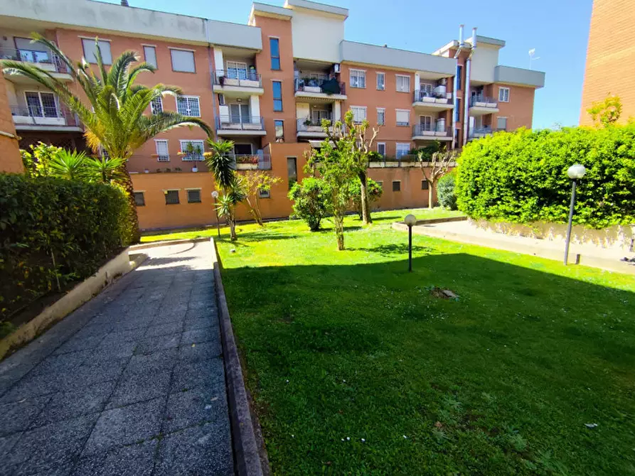 Immagine 8 di Appartamento in vendita  in Via Carmelo Maestrini 142 a Roma