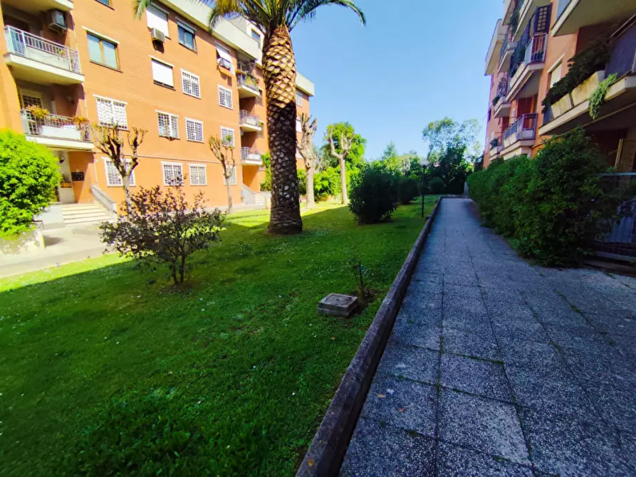 Immagine 9 di Appartamento in vendita  in Via Carmelo Maestrini 142 a Roma