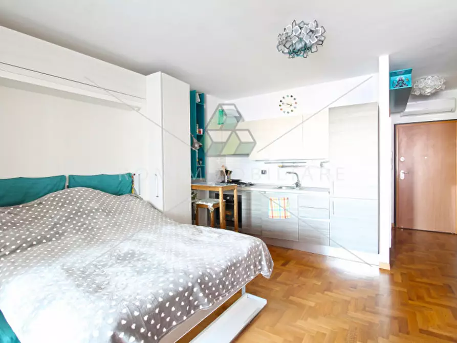 Immagine 4 di Appartamento in vendita  in Viale Italo Calvino a Roma