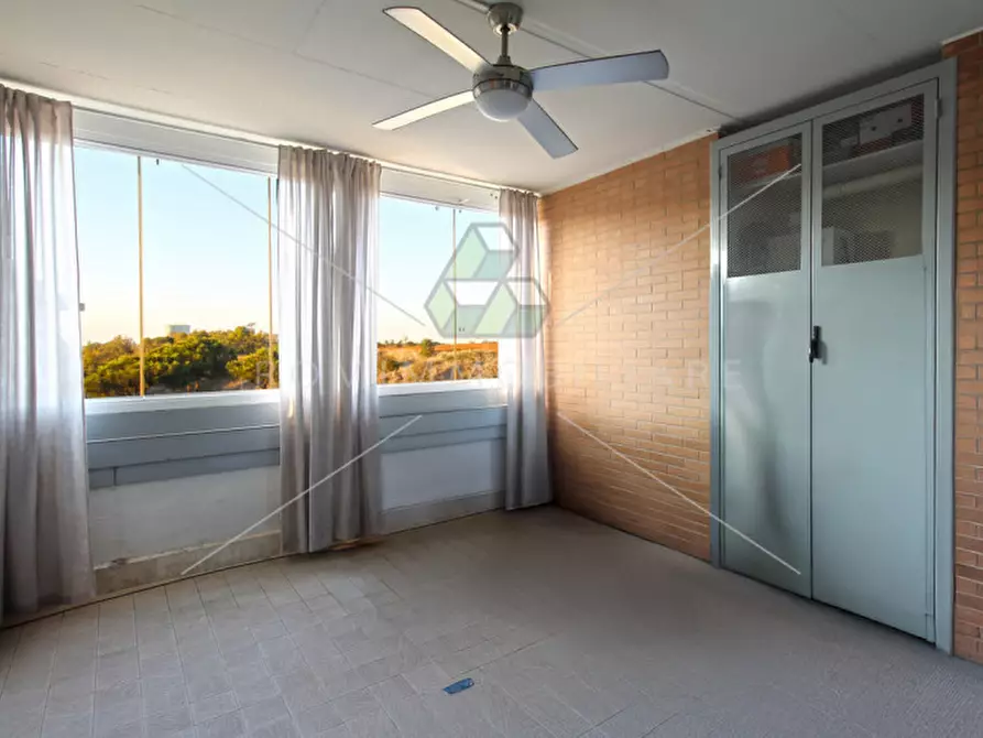 Immagine 10 di Appartamento in vendita  in Viale Italo Calvino a Roma