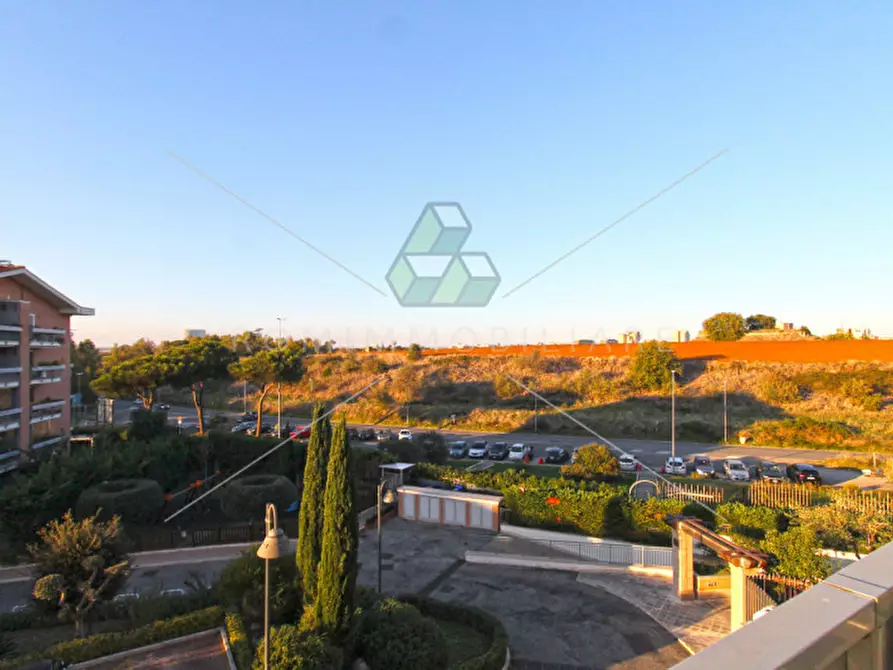 Immagine 13 di Appartamento in vendita  in Viale Italo Calvino a Roma